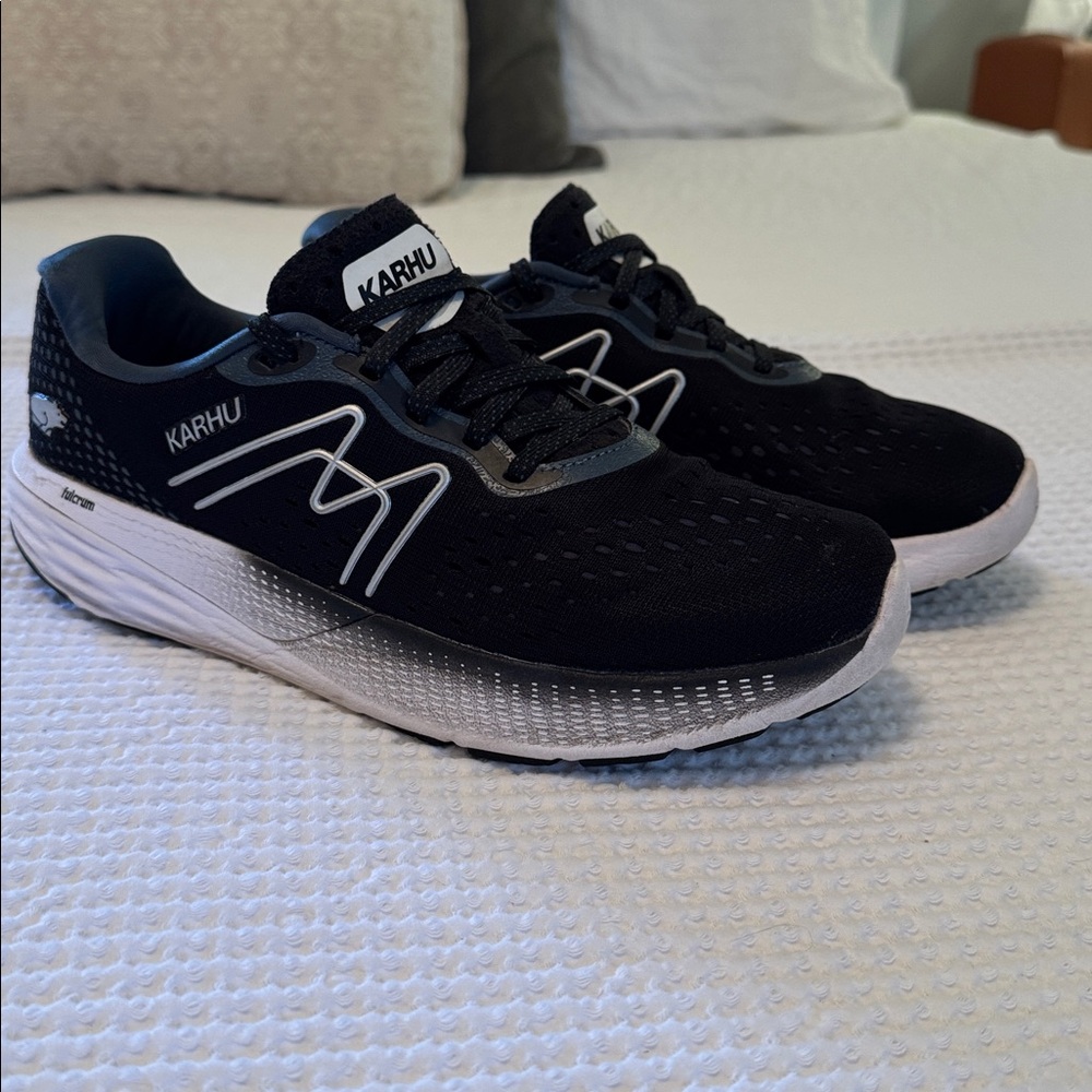 KARHU Womens Ikoni Ortix 2.0 Black White Silver Running Shoes Active Gym Size 8